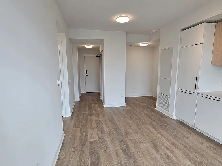 1185 Dupont St #1911 — Photo 9
