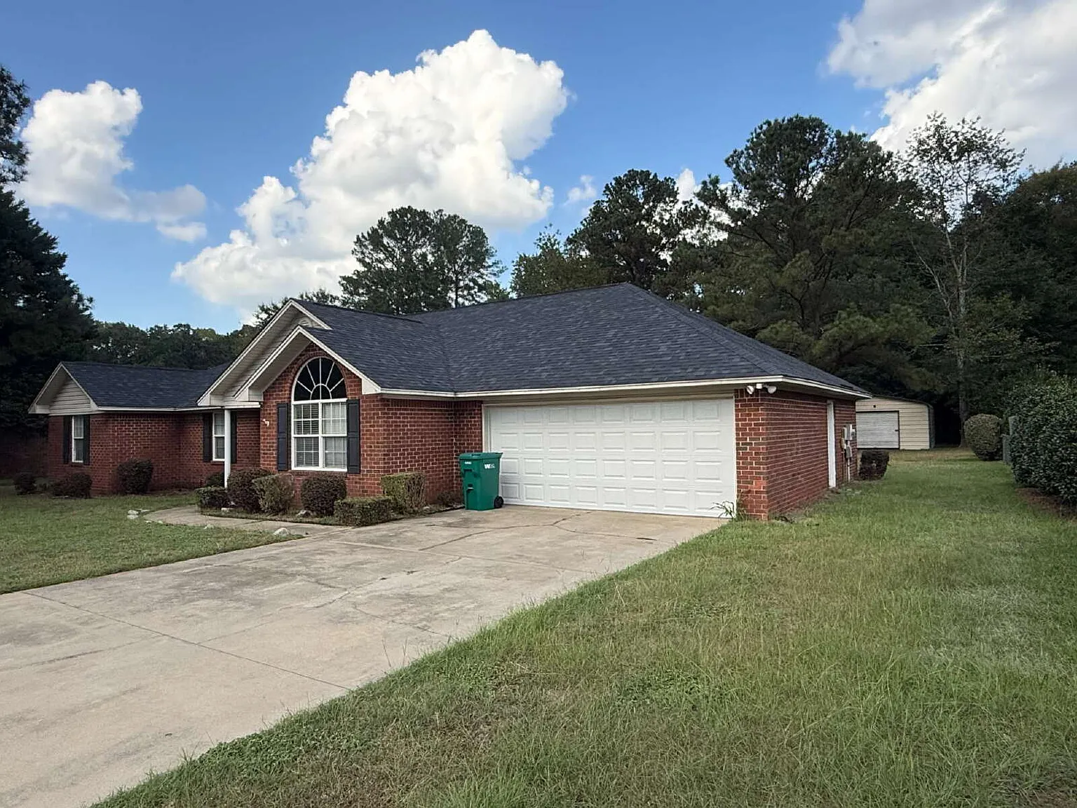 3 bed, 2.5 bath, 1868 sqft, $1,775 — Photo 3