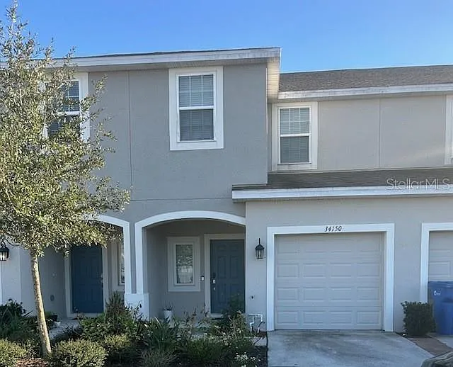 3 bed, 2.5 bath, 1373 sqft, $2,100 — Photo 2