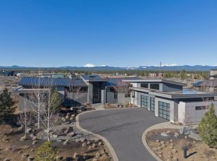 61747 Hosmer Lake Dr, Bend, OR 97702