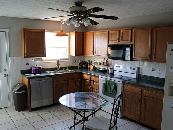 4th image of 178 Maria Dr