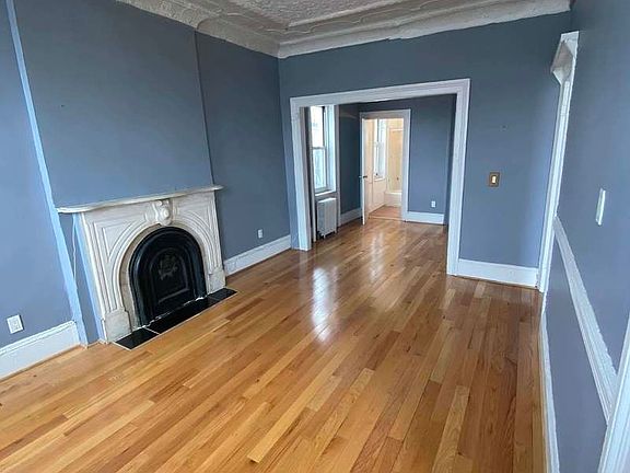 4th image of 115 Van Brunt St APT 3