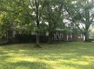 7699 Tanglewood Dr, Newburgh, IN 47630