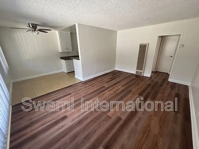 2804 W El Segundo Blvd #2 — Photo 5