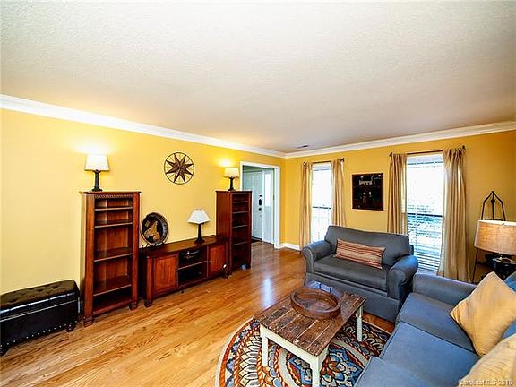 5th image of 4218 Blacktree Ln #7