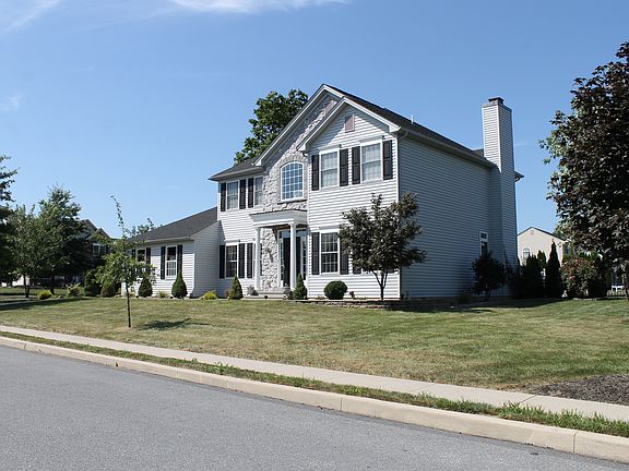 5th image of 1445 Stafford Dr