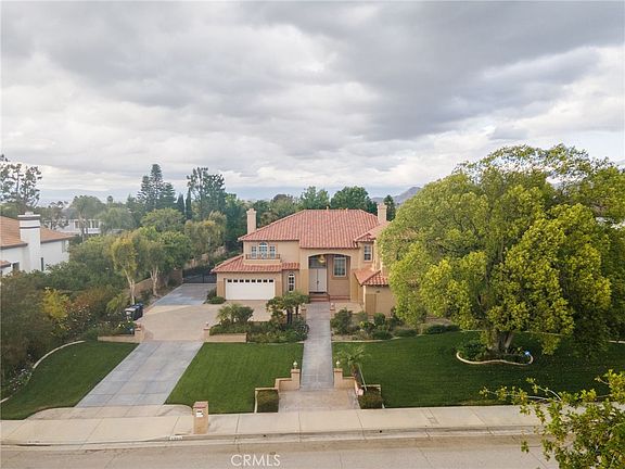 3rd image of 1923 Century Ave