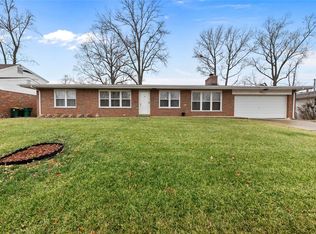 9495 Yorktown Dr, Saint Louis, MO 63137