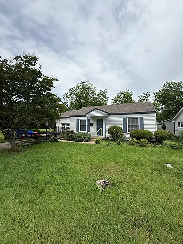 117 W State St Photo 1