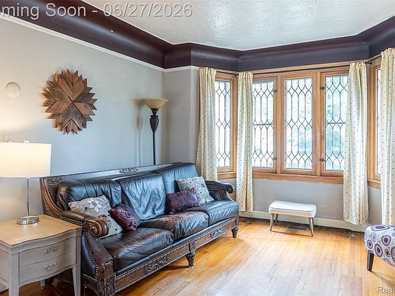 3rd image of 15080 Artesian St