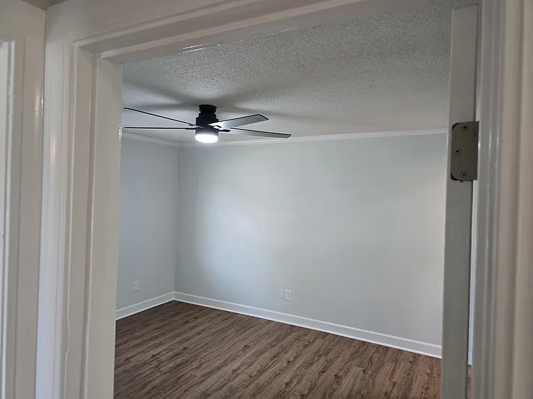 104 Karol Dr — Photo 17