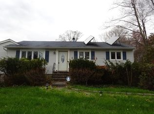 2707 Quaker Church Rd, Yorktown Heights, NY 10598
