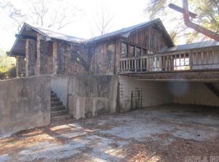 400 Garden Oaks Dr, White Hall, AR 71602