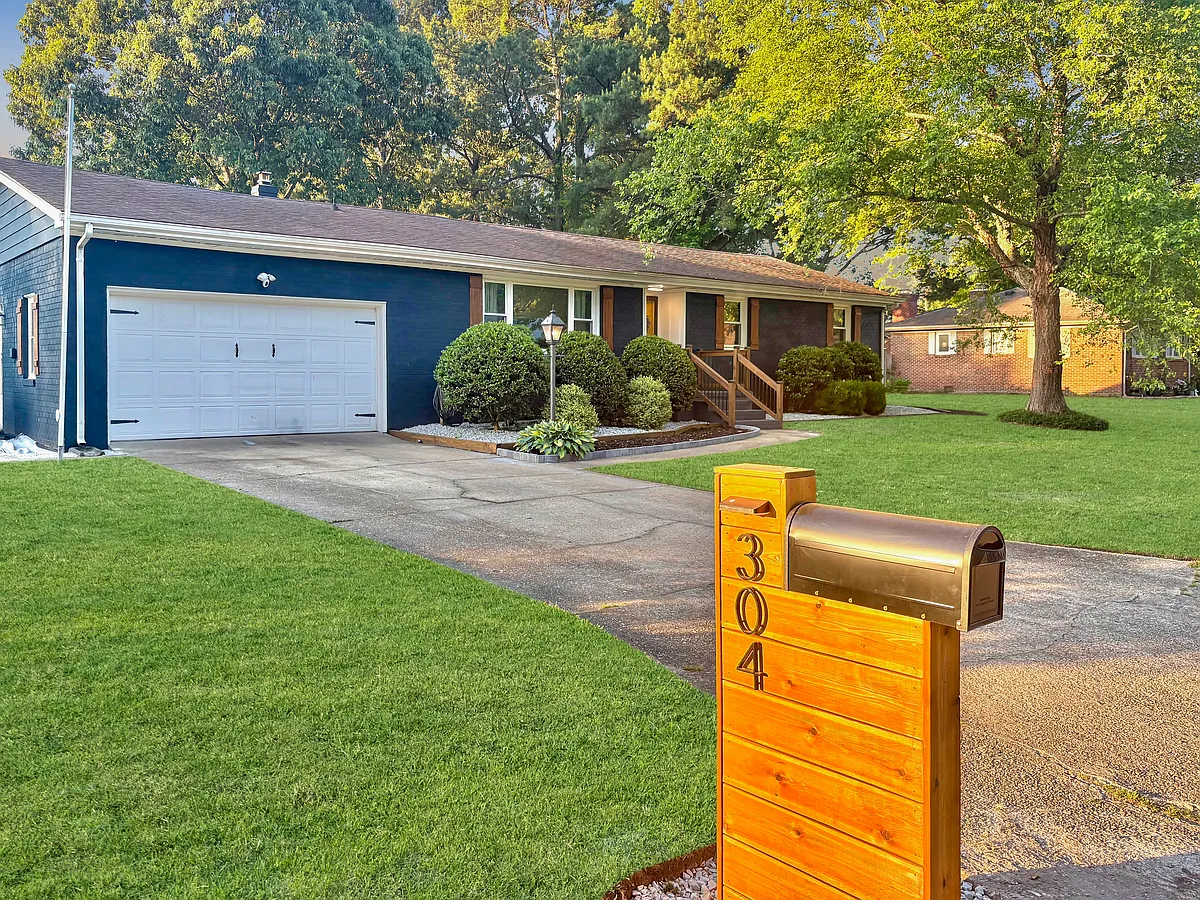 Building Photo - 304 Willard Dr