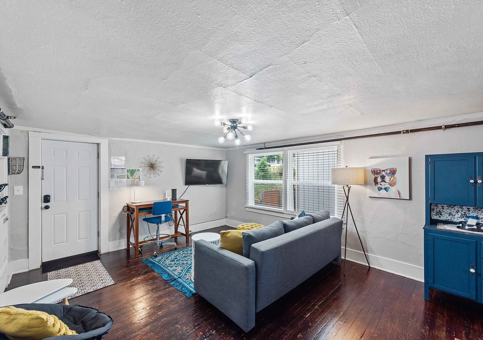 Coos Bay Apartments at Heritage House #5 Pet-Friendly Comfort — Photo 1
