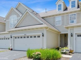 825 Amherst Dr, Sycamore, IL 60178