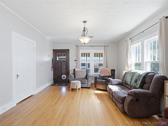 4th image of 316 N Roosevelt Ave
