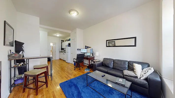 Rented by Bond New York | media 5