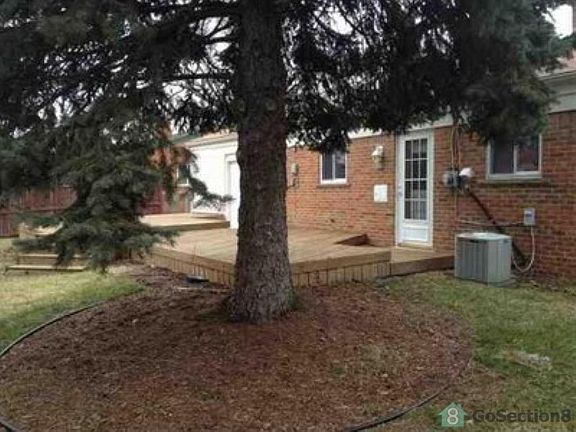 3rd image of 23240 Shoreview St