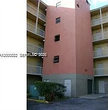 8290 Lake Dr #412