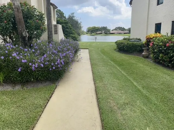 5851 Parkwalk Drive, Boynton Beach, FL 33472