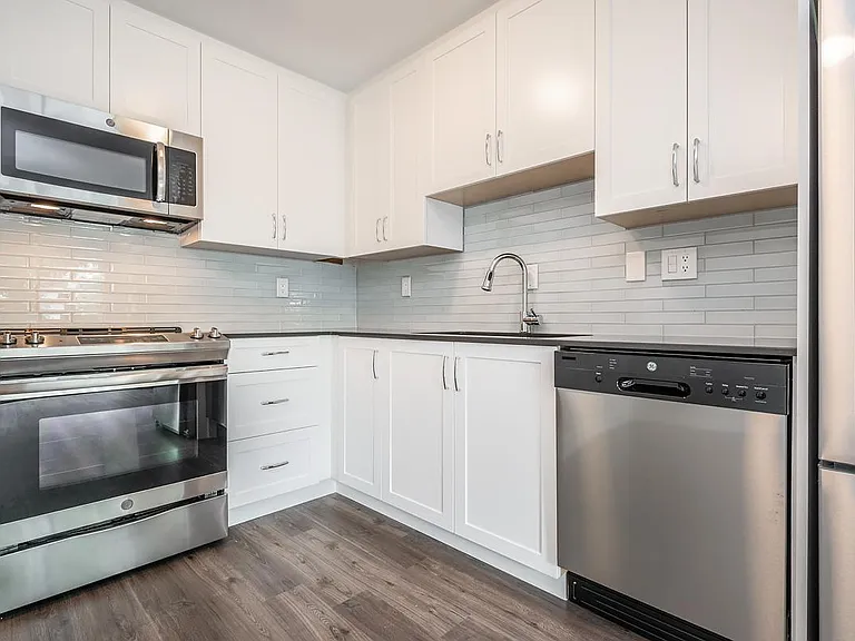 2648 Graham St #401 — Photo 1