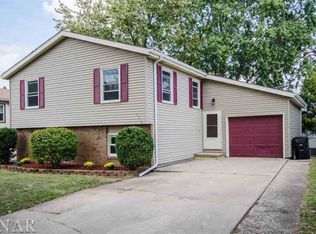 2310 Anchor Dr, Bloomington, IL