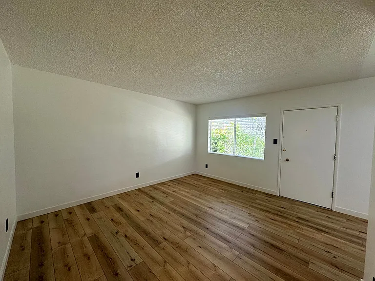 2535 Kansas Ave — Photo 29