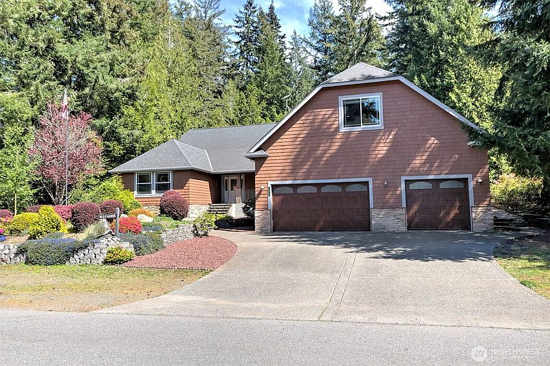 2nd image of 1171 E Old Ranch Road