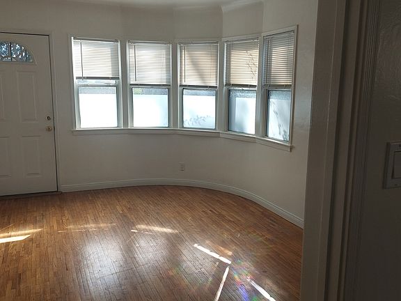 4th image of 2107 Stewart St