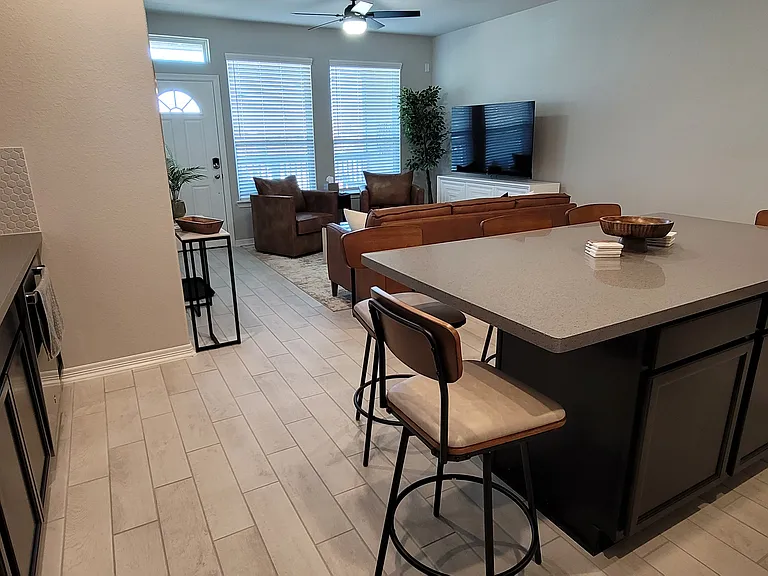708 Lee Ave — Photo 5