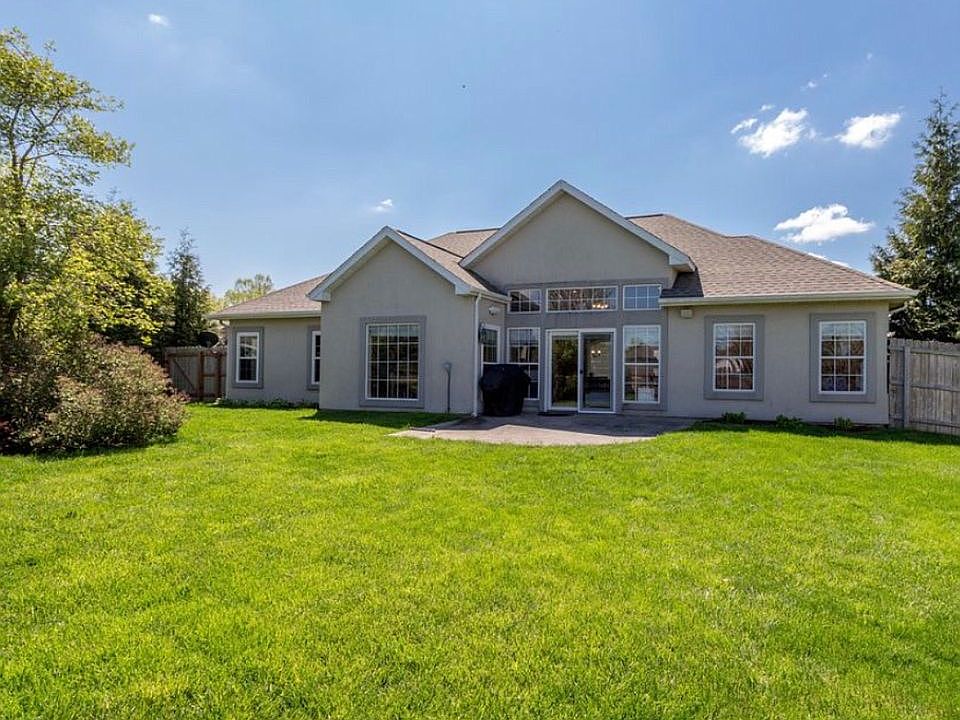 2nd image of 2901 Trailside Dr