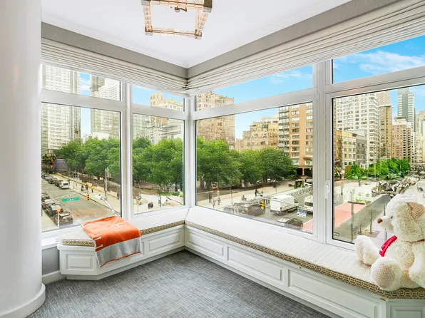 400 East 67th Street image 1 of 25