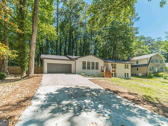 2nd image of 664 Hickory Ridge Rd SW