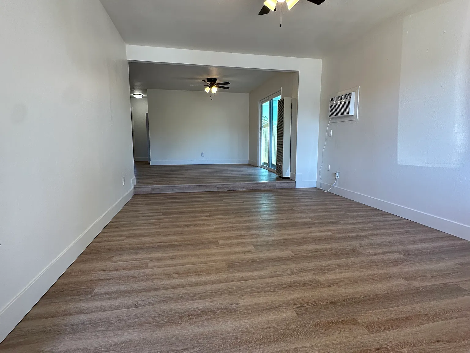 2 bed, 909 sqft, $1,900 — Photo 3