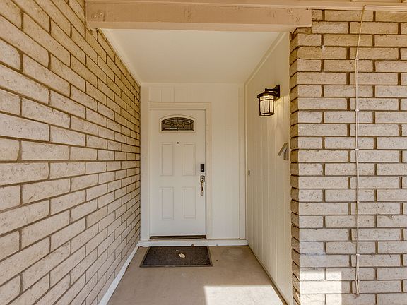5th image of 5338 W Freeway Ln