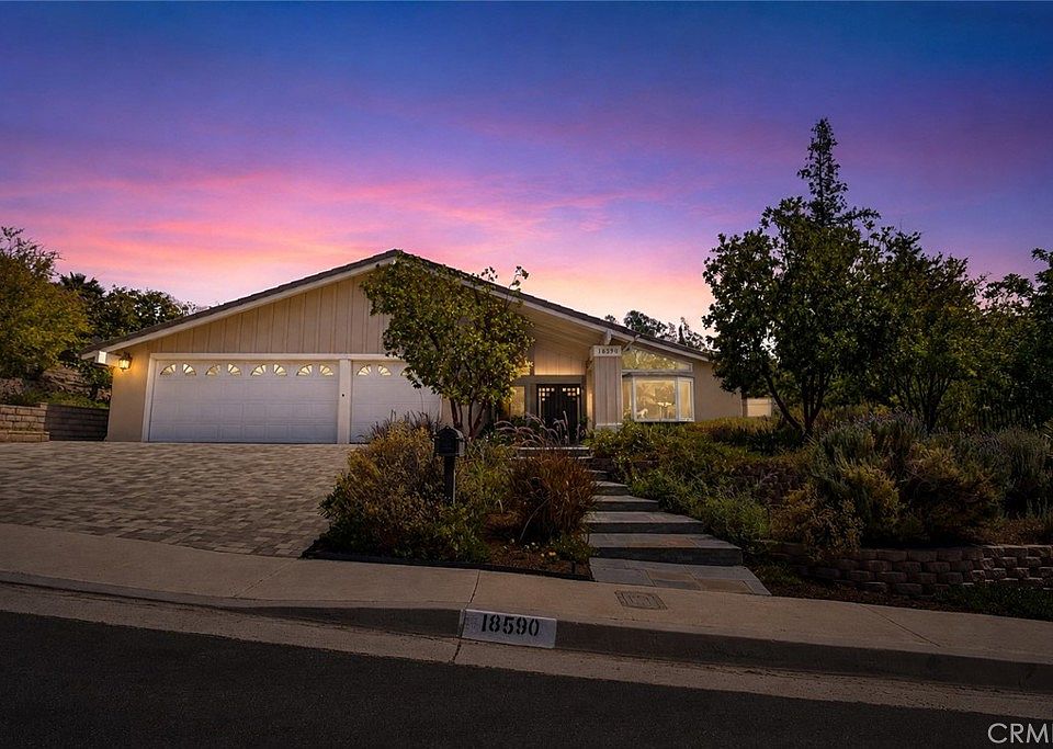 1st image of 18590 Calle Vista Cir