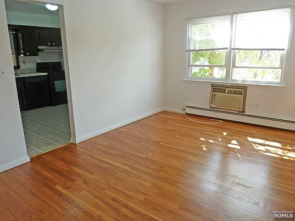 5th image of 45 E Joseph St