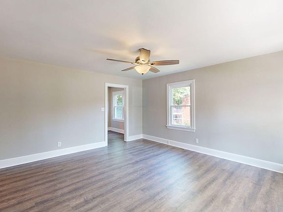 5th image of 328 Clairmont Circle