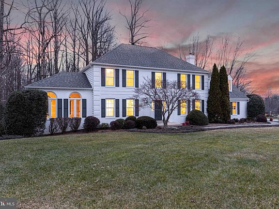 5th image of 9920 Shady Cove Dr