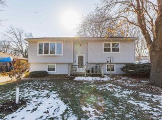 1921 Castle St, Waterloo, IA 50701