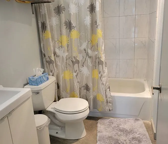 1922 Franklin Ave E #2E — Photo 2