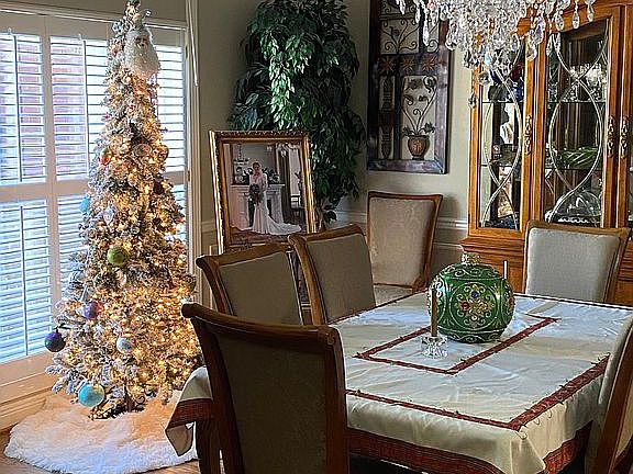 Dining room
Swarovski light