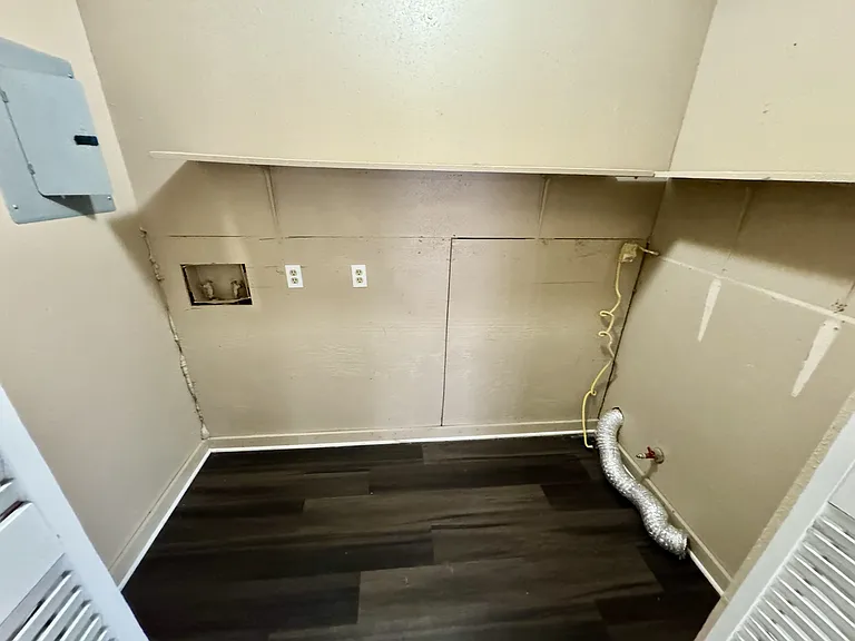 146 Stapleton St — Photo 12