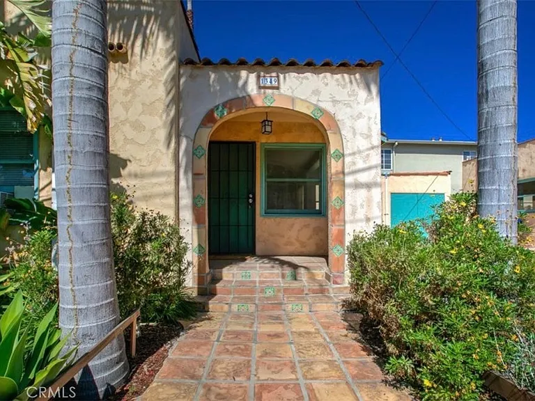 1349 N Citrus Ave — Photo 5