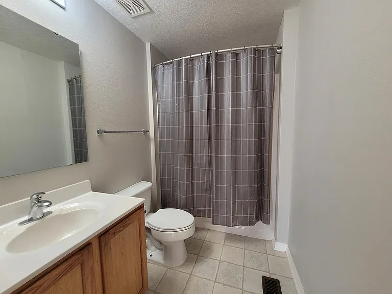 3805 Exeter Ln — Photo 16