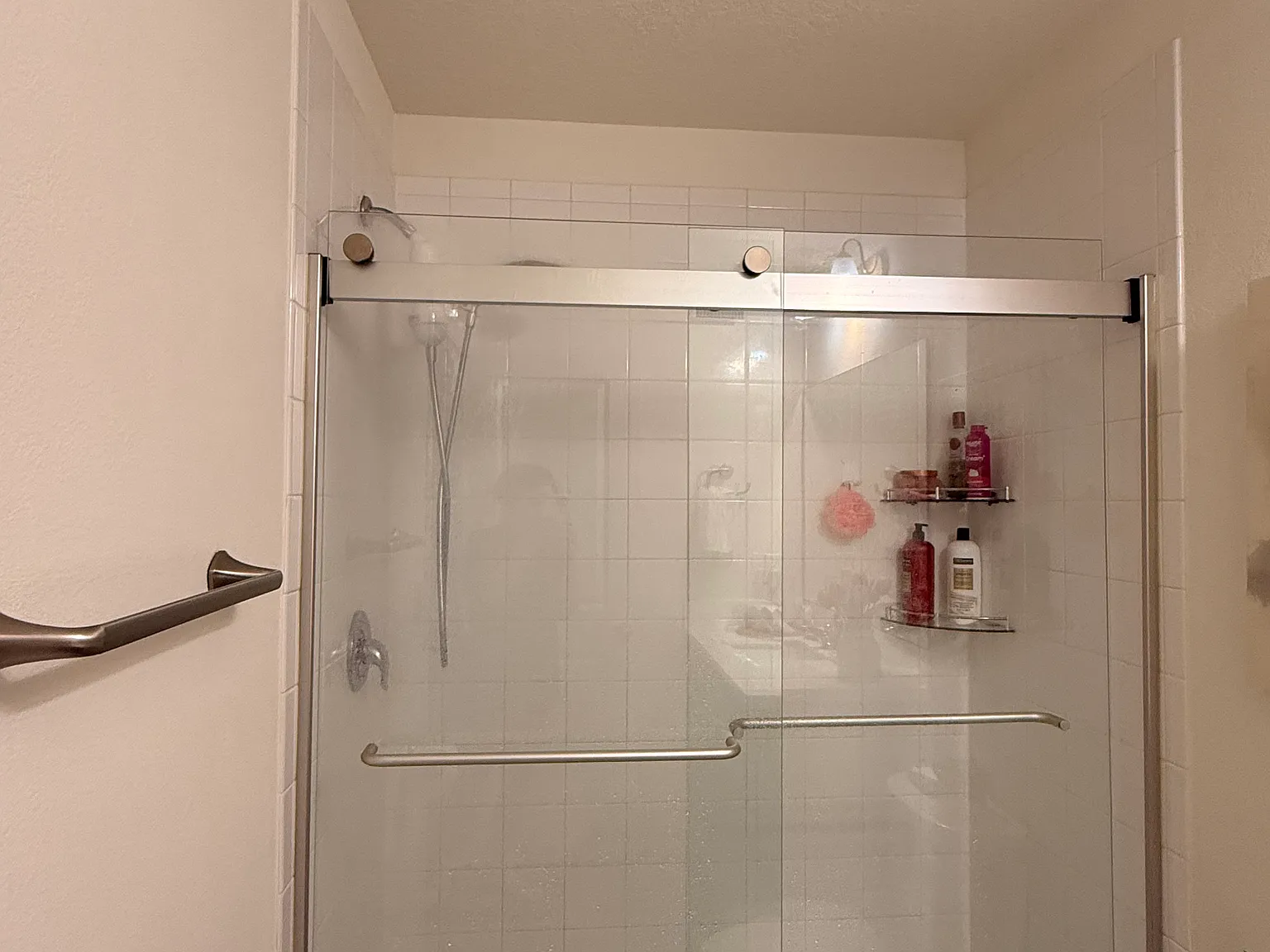 6 bed, 2384 sqft, $850 — Photo 4