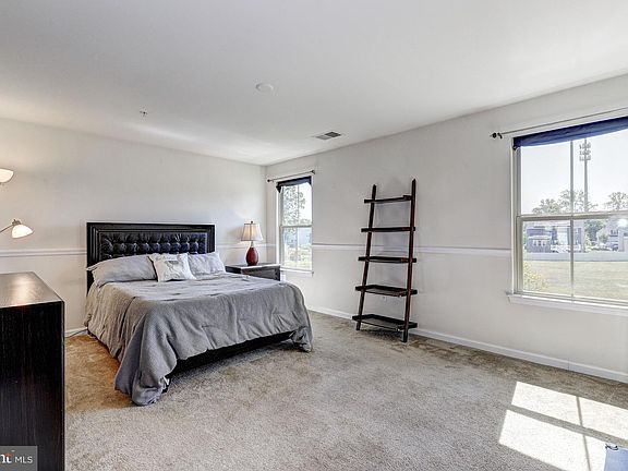 5th image of 3 Norman Creek Ct