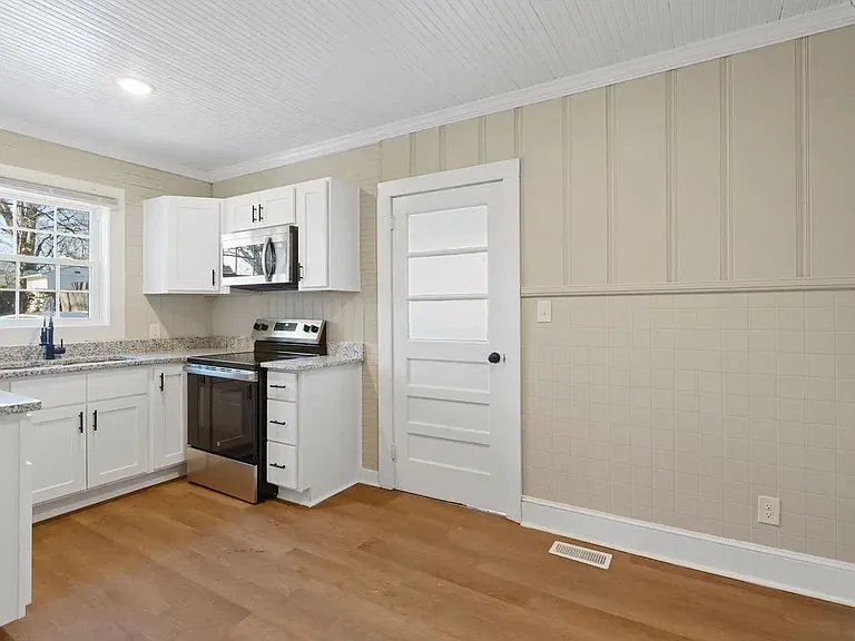 1111 Queen Ann St — Photo 8