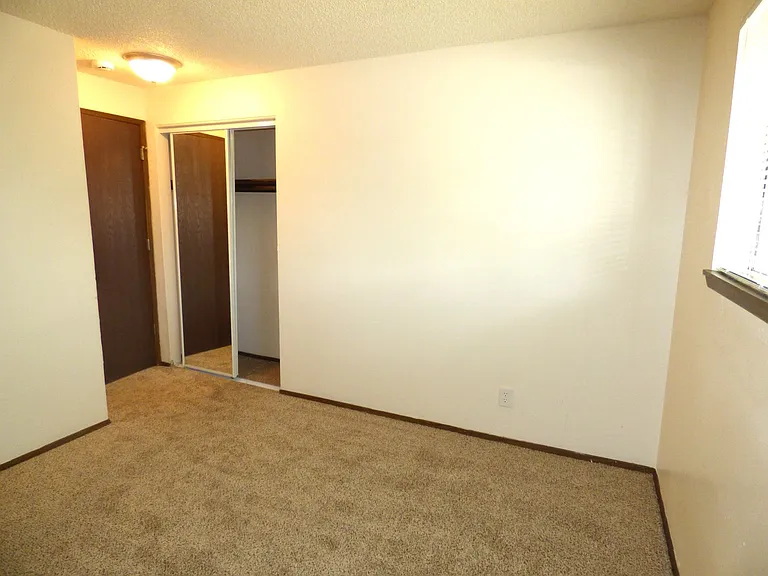 4824 Falcon Ct NE — Photo 31